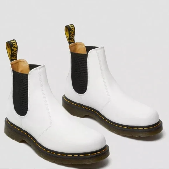 Dr. Martens White Smooth Leather Chelsea Boots unisex ladies size 9 Men 8 NWOB - Picture 2 of 11